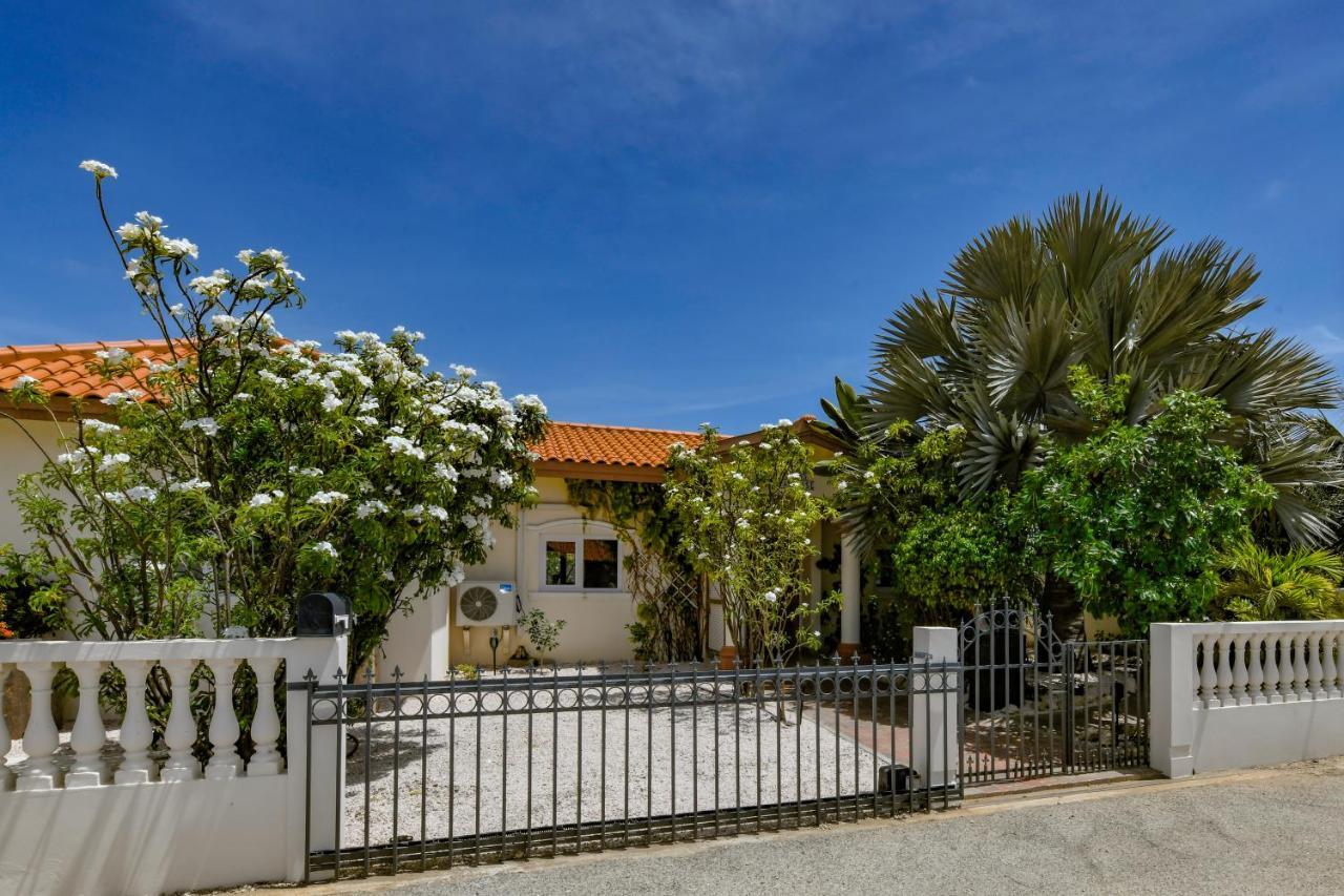 Villa Swiss Paradise With Private Pool Palm Beach Ngoại thất bức ảnh